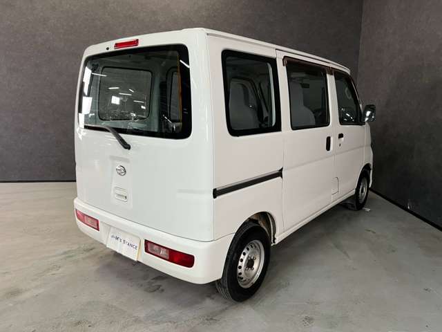 Daihatsu Hijet Cargo 9