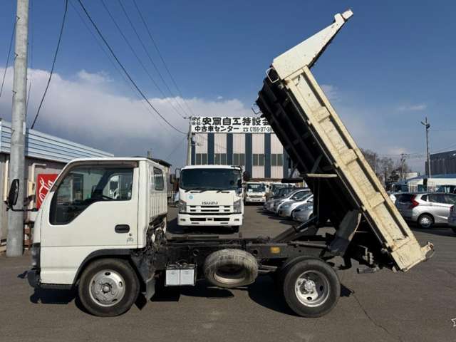 Isuzu Elf 7
