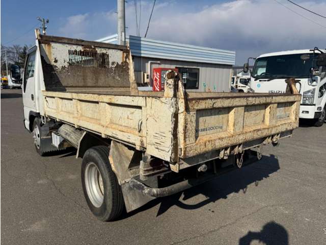 Isuzu Elf 8