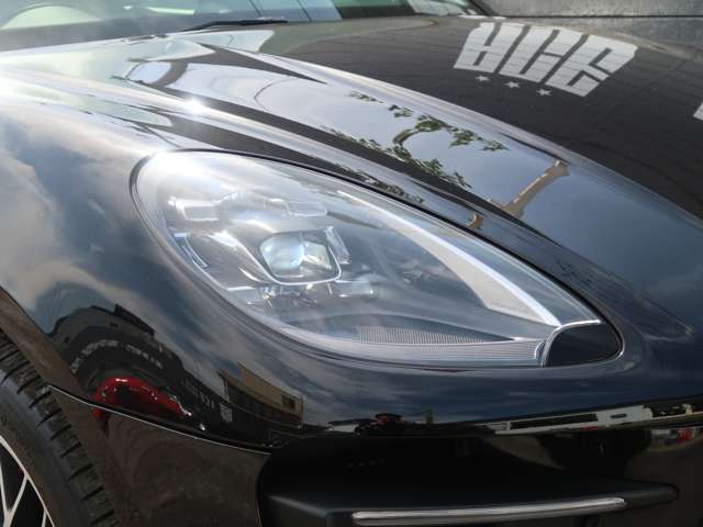 Porsche Macan 2
