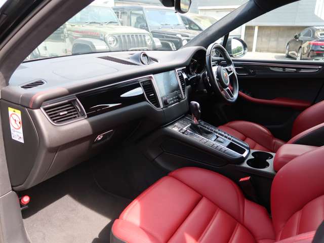 Porsche Macan 5