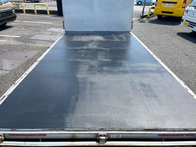 Isuzu Elf 9