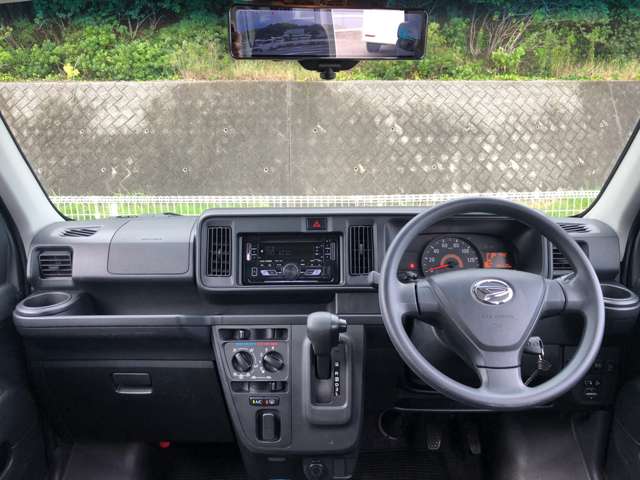 Daihatsu Hijet Cargo 2