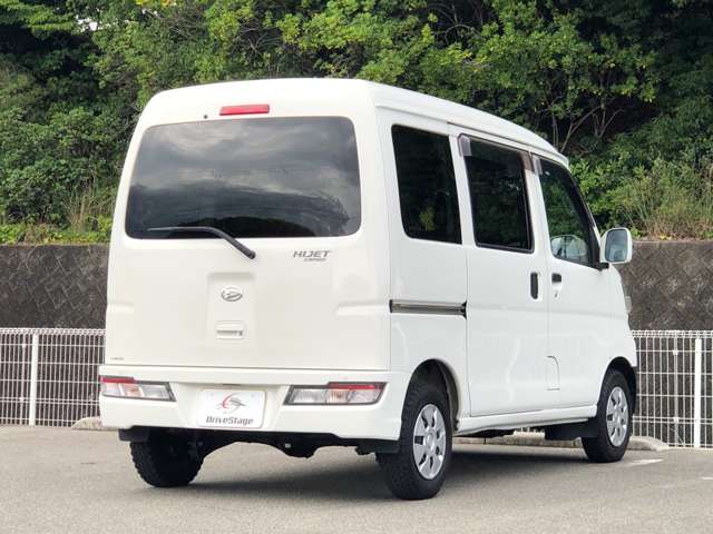 Daihatsu Hijet Cargo 5