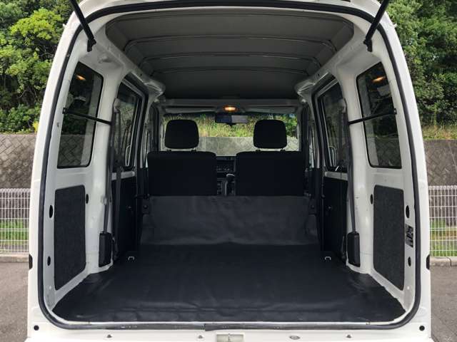 Daihatsu Hijet Cargo 8