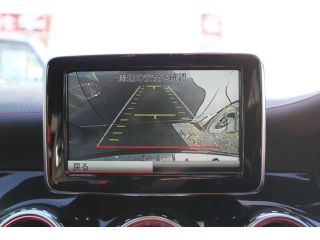 Mercedes-Benz GLA-Class 12