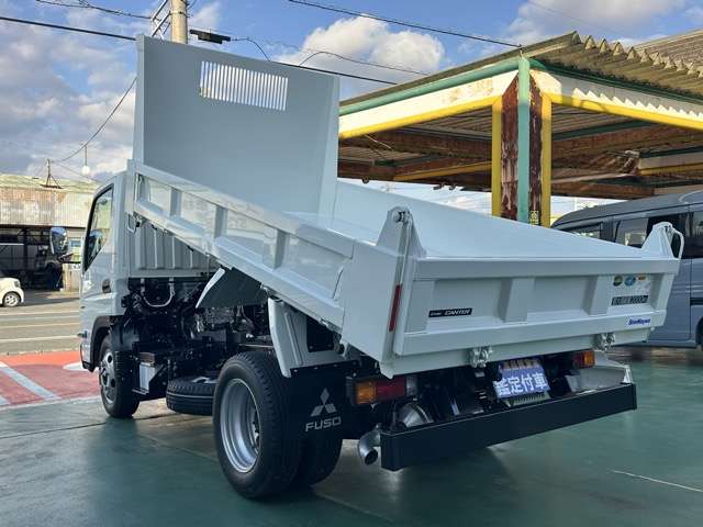 Mitsubishi Fuso Canter 4