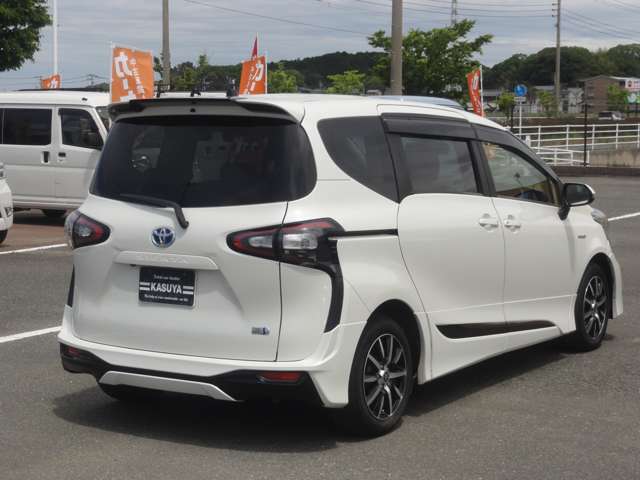 Toyota Sienta 7