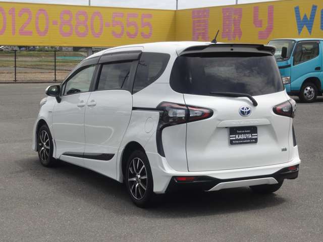 Toyota Sienta 9
