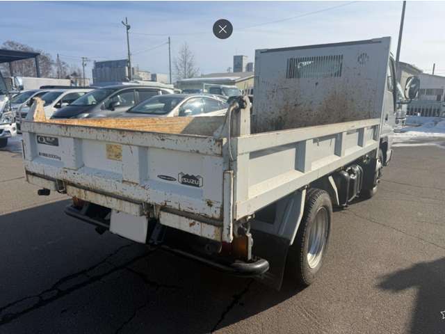 Isuzu Elf 7
