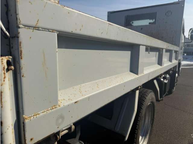 Isuzu Elf 8