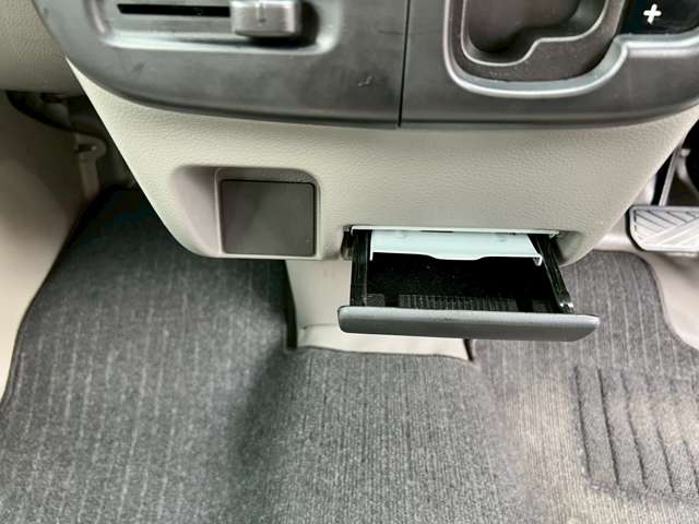 Nissan NV100 Clipper 11