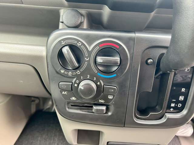 Nissan NV100 Clipper 12