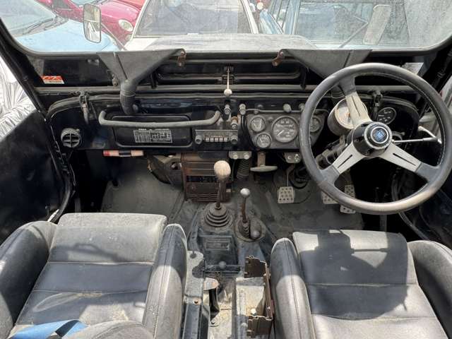 Mitsubishi Jeep 11