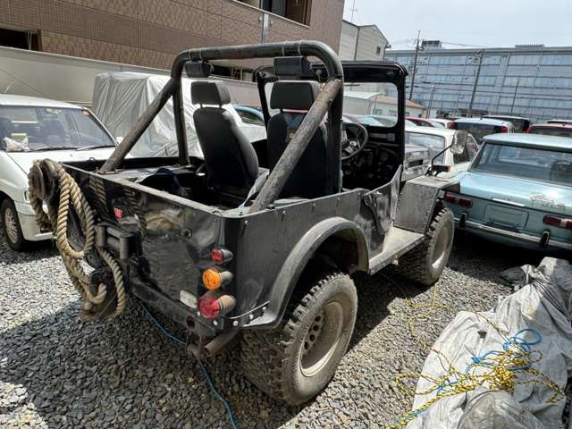 Mitsubishi Jeep 3