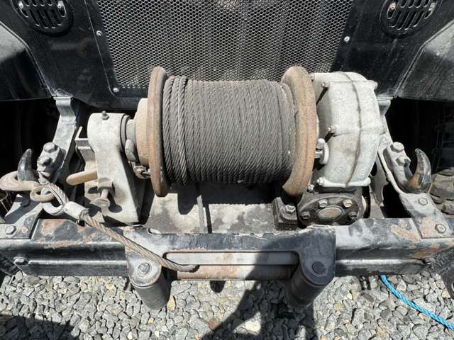 Mitsubishi Jeep 6
