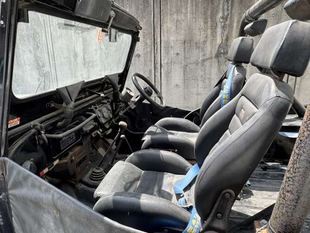 Mitsubishi Jeep 9