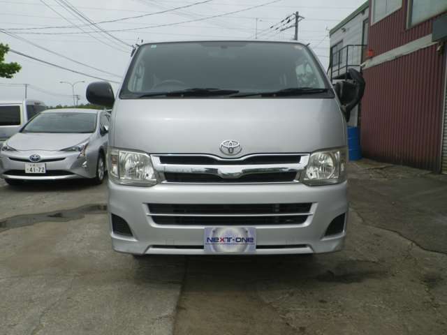 Toyota Hiace Van 2