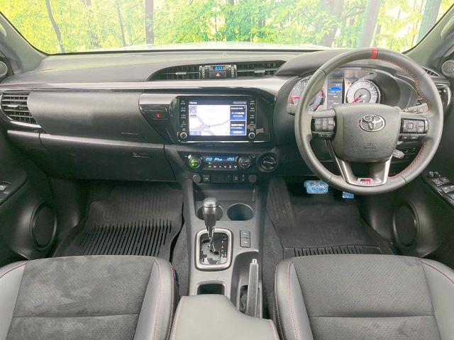 Toyota Hilux 2