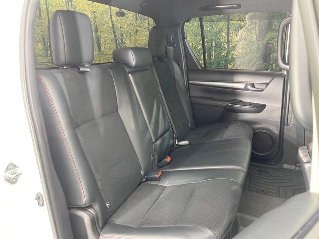 Toyota Hilux 9