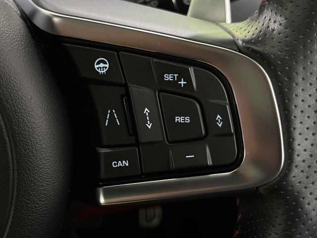 Jaguar F-Pace 11