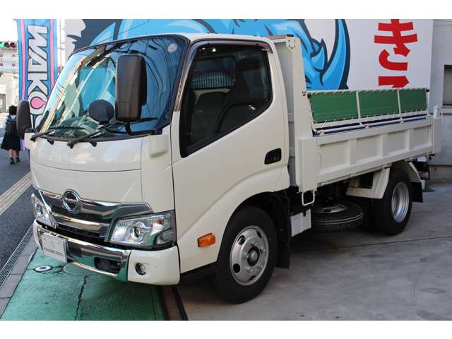 Hino Dutro 8