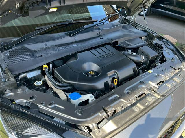 Jaguar E-Pace 12