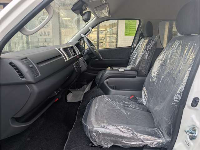 Toyota Hiace 12