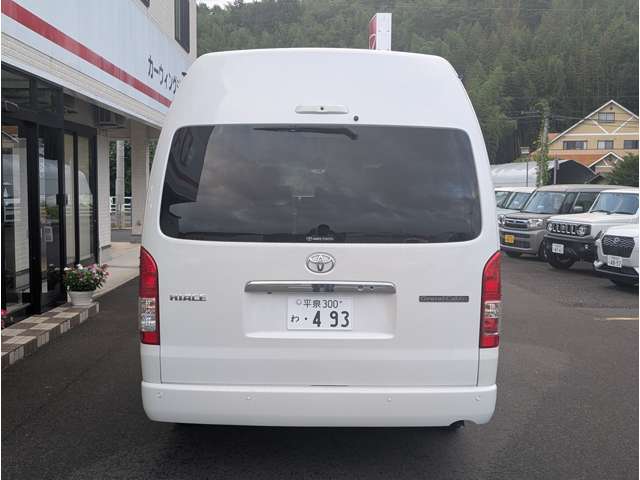Toyota Hiace 8