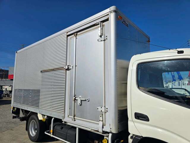 Hino Dutro 11