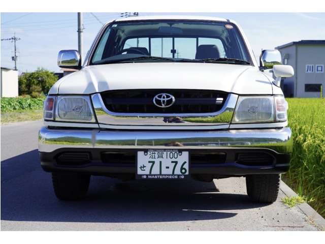 Toyota Hilux 11