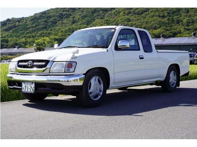Toyota Hilux 4