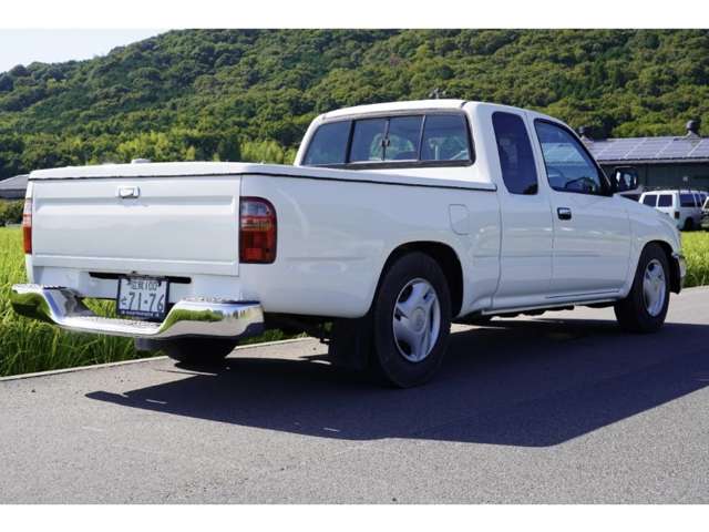 Toyota Hilux 8