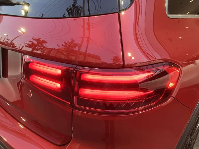 Mercedes-Benz GLB 11