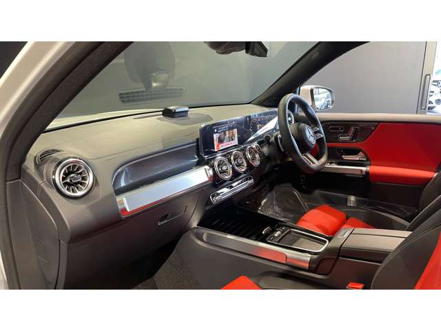 Mercedes-Benz GLB 11