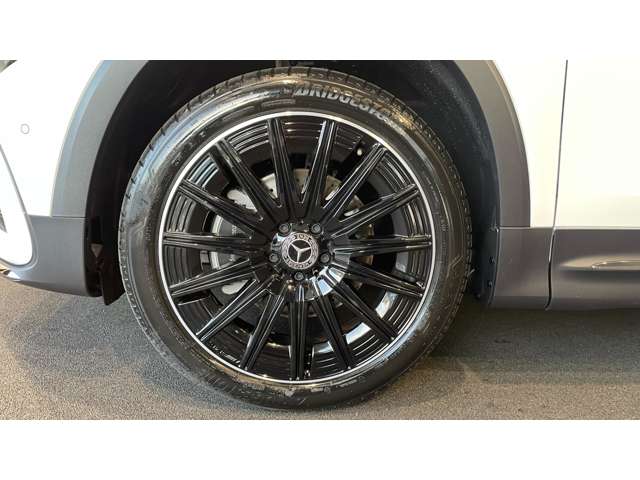 Mercedes-Benz GLB 4