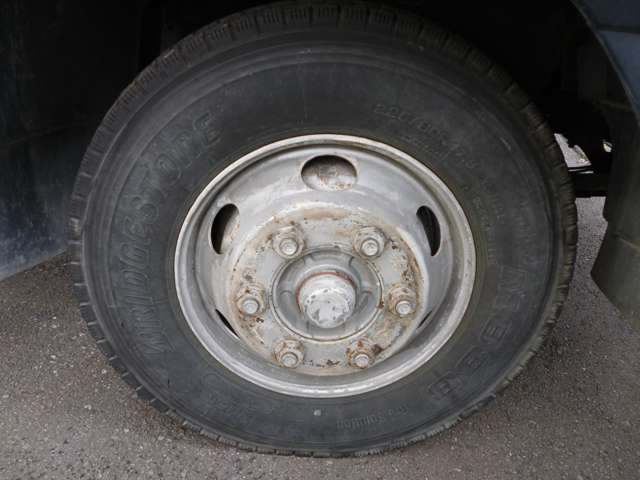 Isuzu Forward 9