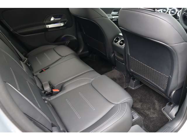 Mercedes-Benz GLB 4
