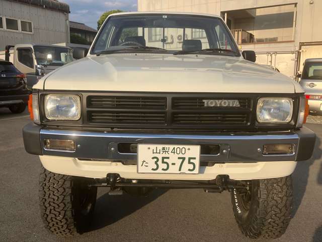 Toyota Hilux 2
