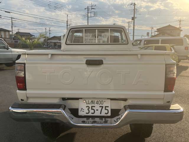 Toyota Hilux 8