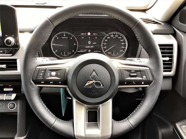 Mitsubishi Triton 12