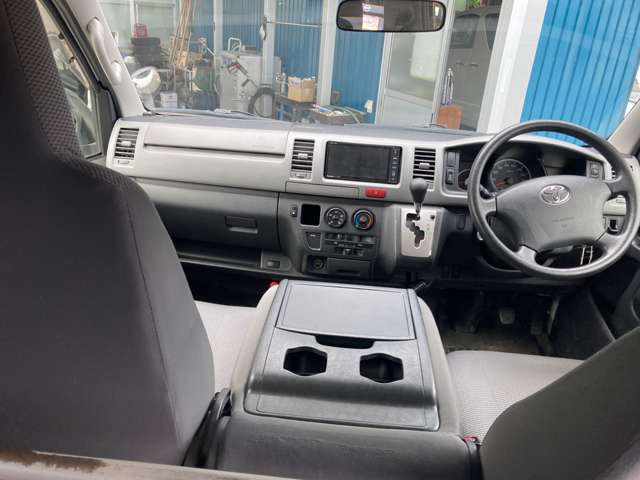 Toyota Regius Ace 12
