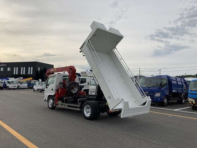 Isuzu Elf 2