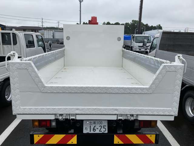 Isuzu Elf 10