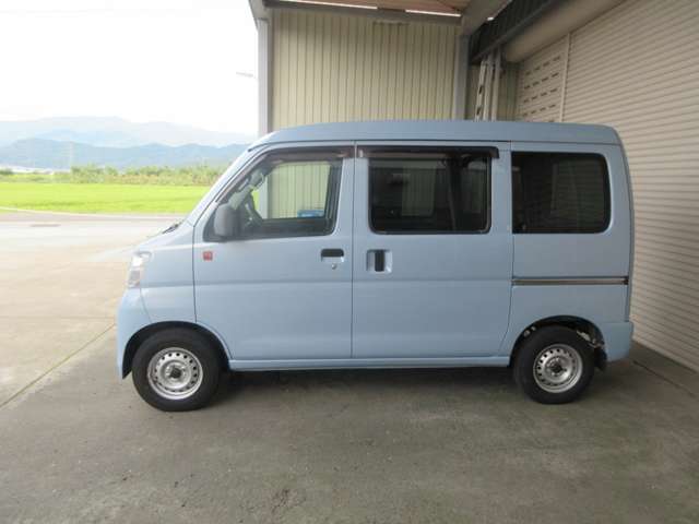 Daihatsu Hijet Cargo 6
