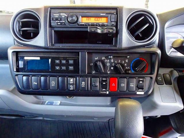 Hino Dutro 8