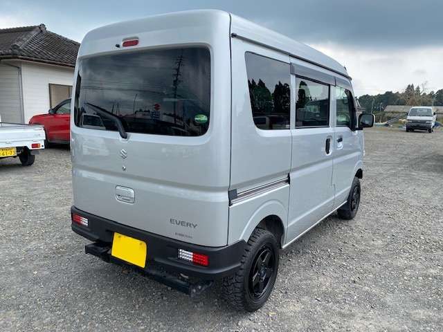 Suzuki Every 12