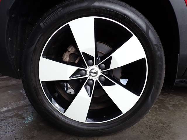 Volvo XC40 8