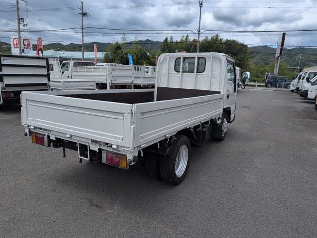 Isuzu Elf 3