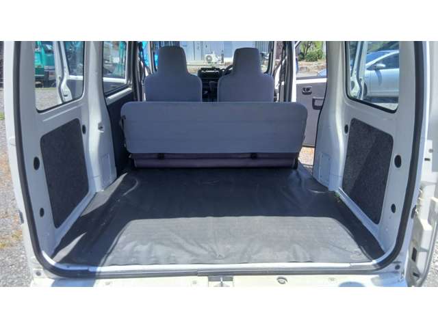 Daihatsu Hijet Cargo 12
